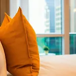 Spacious Luxe Studio Near Metro
