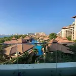 Spacious Apartment In Palm Jumeriah With Access To Private Beach