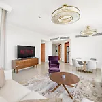 Vayk - Luxurious 2 Bedroom Apartment In Downtown Dubai