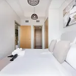 Modern Luxe 2Br In Business Bay