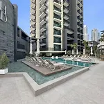 Vayk - Stylish Brand New 1 Bd With Terrace In Business Bay