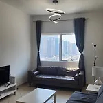 Marina Nest - Spacious One Bed Apt In Marina With A View Near Metro And Tram