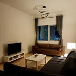 Marina Nest - Spacious One Bed Apt In Marina With A View Near Metro And Tram