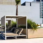Fam Living Cozy Urban Home At Jvc With Quick Access To Miracle Garden