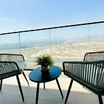 Contemporary Cocoon 1Br Sanctuary In Jvc!