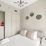 Vayk - Stylish 1 Bd In Business Bay