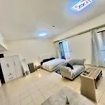 Luxury Apartment With Lake View In The Walk At Jbr!