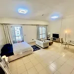 Luxury Apartment With Lake View In The Walk At Jbr!