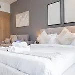 Spacious And Stunning Studio In The Heart Of Jvc