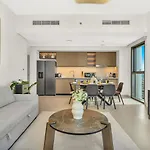 Modern High Rise 2Br Apartment With Burj Khalifa Views, Steps From Dubai Opera And Near Dubai Mall