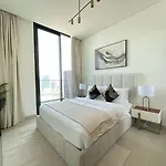 Elevated Simplicity In A Warm & Sleek 1Br Suite!