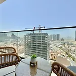 Sunlit Iconic 1Br Apt In Binghatti Amber!