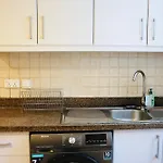 Nivis Find Spacious 3Bhk Near Metro And Burj Khalifa