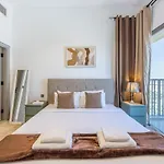 Blue Breeze - Bright & Airy 1Br, Mag City, Gym Access