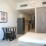 Urban Retreat Cozy Business Bay Studio Canal Burj View