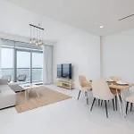 1 Bedroom In Marina Vista With Gorgeous Palm Views
