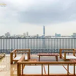 2 Bed With Full Creek Canal View
