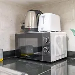1 Bedroom In G24 - A Home Away From Home