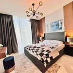 Burj Khalifa View Modern 2Br Cvg
