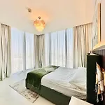 Burj Khalifa View Modern 2Br Cvg