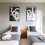 Lovely Dubai Eye & Sea View, 3 Mints To Beach