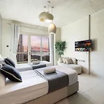 Lovely Dubai Eye & Sea View, 3 Mints To Beach