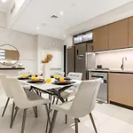 First Class 3Br Luxurious Downtown Getaway