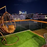 Octopus - Iconic Palm Studio With Views