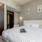 Chic 1 Bhk In Downtown Dubai