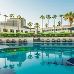 Le Meridien Dubai Hotel & Conference Centre