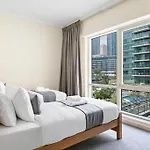Breathtaking Marina View - Spacious Apartment