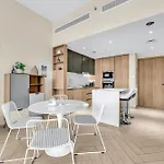 Waves - Comfortable Jvc Apt With Balcony And Maids Room