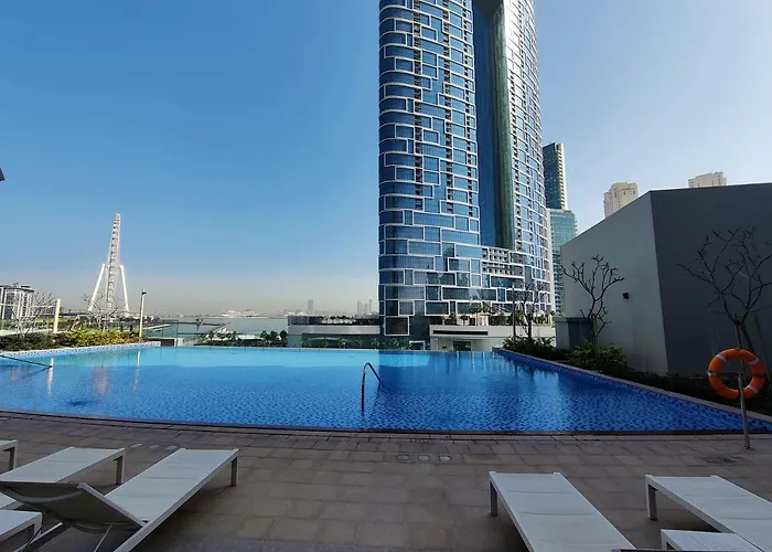 Higuests - Stylish Apartment Floating Over The Marina Waters
