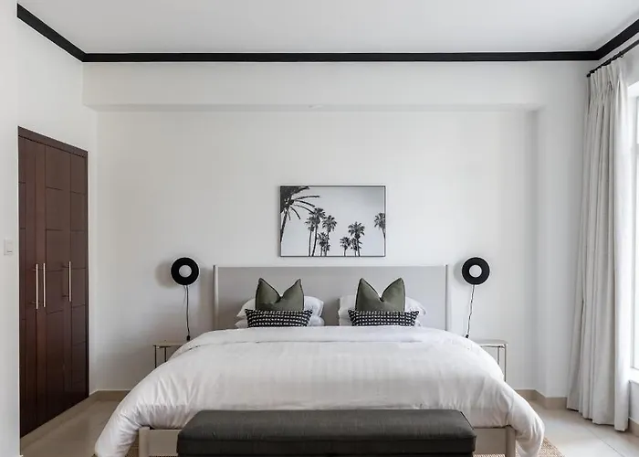 Studio In Burj Views By Radiance Vacation Stays