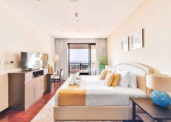 Luxury 5-Star Palm Resort