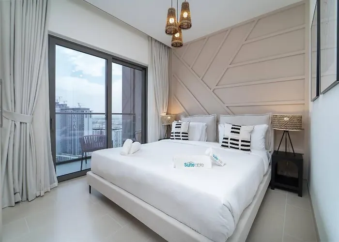 Intimate Apartment With Scenic View Of Dubai Creek