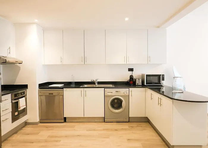 Deluxe 1 Bedroom Apartment - Elite Residence Dubai Marina - Sea View