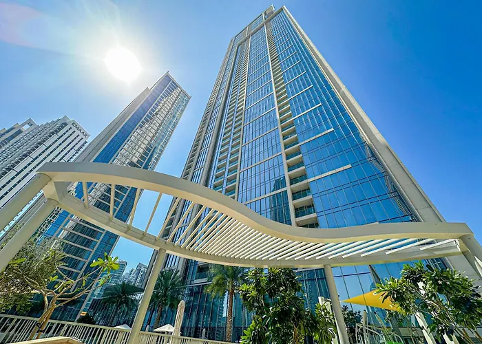 Higuests - Contemporary Comfort 1Br Apt In Forte Tower 1