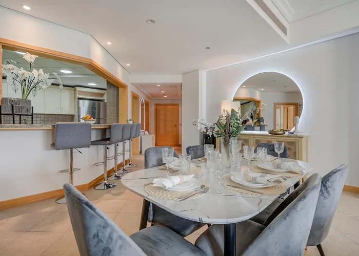 Trophy Oceans Edge Suite In Palm With Private Beach Access