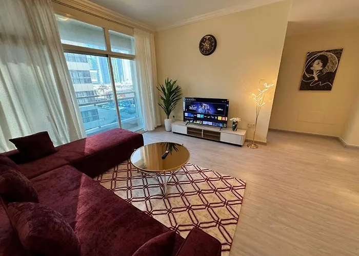 Stylish 1 Bedroom Apartment In Marina