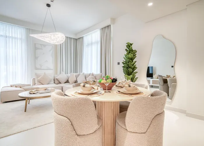 Luxury 2-Bed Apartment L Emaar Beachfront