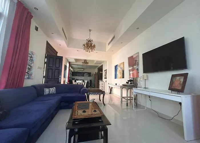 Peaceful Room In Villa Liwan Wadi Al-Safa 2