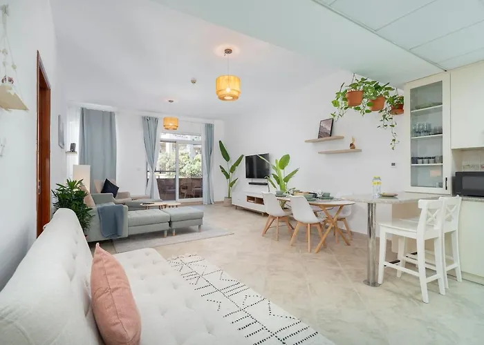 Cozy 1-Bedroom Apartment For 5 In Motor City!