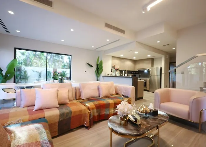 Stunning 4 Bed Villa, Private Pool, Damac Hills