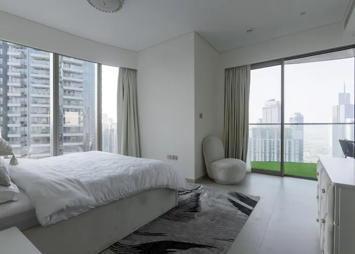 Luxury 2Br Apt With Burj Khalifa Views & Fountain Views