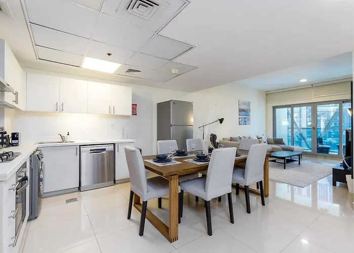 Near Metro Station - 1Br Apartment In Park Towers,Difc - Allsopp & Allsopp
