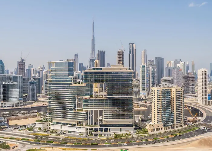 Luxury 2Br With Burj Khalifa Views Pool & Gym
