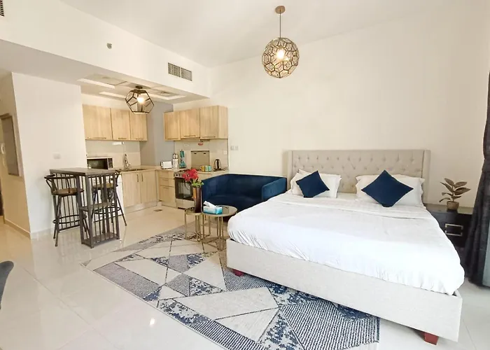 Superior Stay- Sleek & Modern Studio In Business Bay