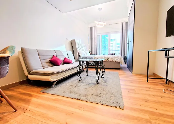 Luxury Studio With Balcony - Close To Metro & Marina