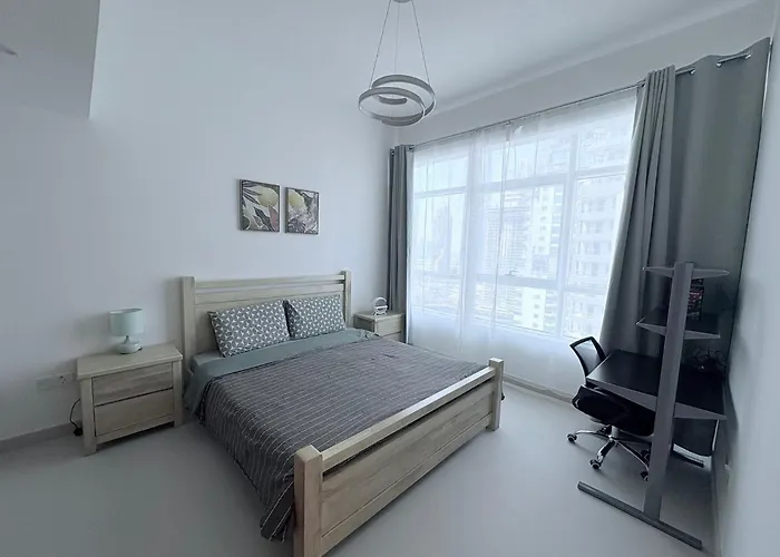 Amazing 1 Bedroom Apt In Marina